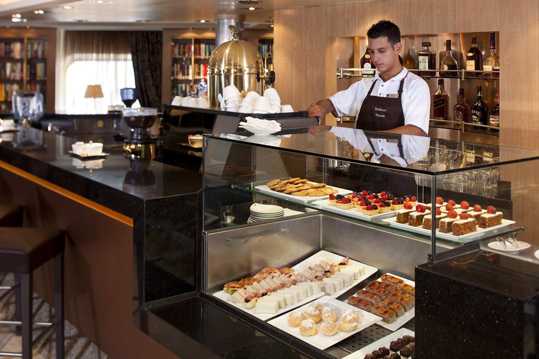 El Coffee Bar en la Seabourn Square a bordo del Seabourn Quest, el lugar perfecto para disfrutar del mejor café espresso italiano y un delicioso dulce. CRUCEROS DE LUJO SEABOURN ODYSSEY SEABOURN SOJOURN SEABOURN QUEST CRUCEROS EN SUITE SUITE CRUISES SEABOURN LUXURY CRUISES SEABOURN ODYSSEY SEABOURN QUEST SEABOURN SOJOURN CRUISE SHIP LUXURY TRAVEL SEABOURN CRUISES SEAVOURN ODYSSEY SEABURN CRUISES SEABORN CRUISES LUXURY CRUISES CRUCEROS DE LUJO SEABOURN CRUISES THE YACHTS OF SEABOURN CRUISES LUXURY CRUISE YACHT CRUISES SMALL SHIP CRUISES SEABOURN DELUXE CRUISES CRUCEROS DE LUJO EN YATE SEABOURN CRUCEROS DE LUJO CRUCEROS LUJOSOS CRUCEROS EN BARCO PEQUEÑO CRUCEROS EXCLUSIVOS GASTRONOMIA DE LUJO ESTRELLAS MICHELIN STARS CRUCEROS GASTRONOMICOS CRUCEROS EXCLUSIVOS #Seabourn #LuxuryCruises #SeabournOdyssey #SeabournQuest #SeabournSojourn #SeabournCruises #SeabournLuxuryCruises #Yacht #YachtCruises #SmallShipCruises #SeabournShips #Crucerosdelujo #CrucerosExclusivos #CrucerosSeabourn #CrucerosenSuite #SuiteCruises #LuxuryYachtCruises #ReservasSeabourn #SeabournReservations #SeabournContact #SeabournShips #SeabournCruiseShips